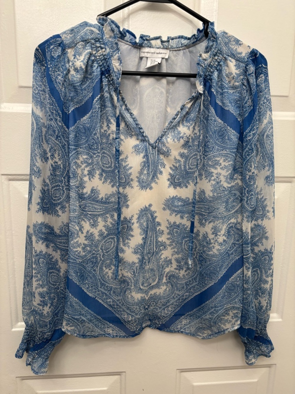 cupcakes & cashmere Blue Paisley V-Neck Peasant Blouse